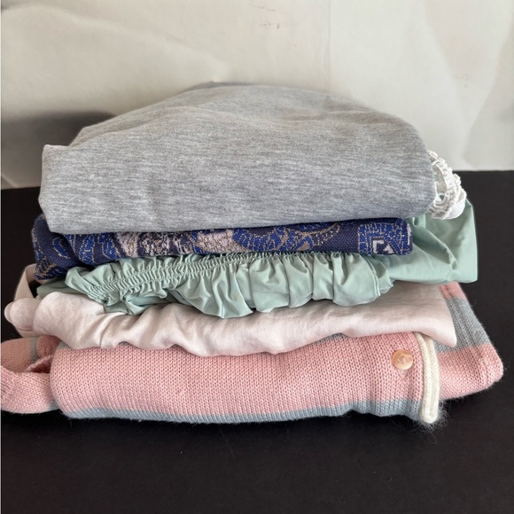 Bundle of 5 tops Size S - Picture 1 of 16